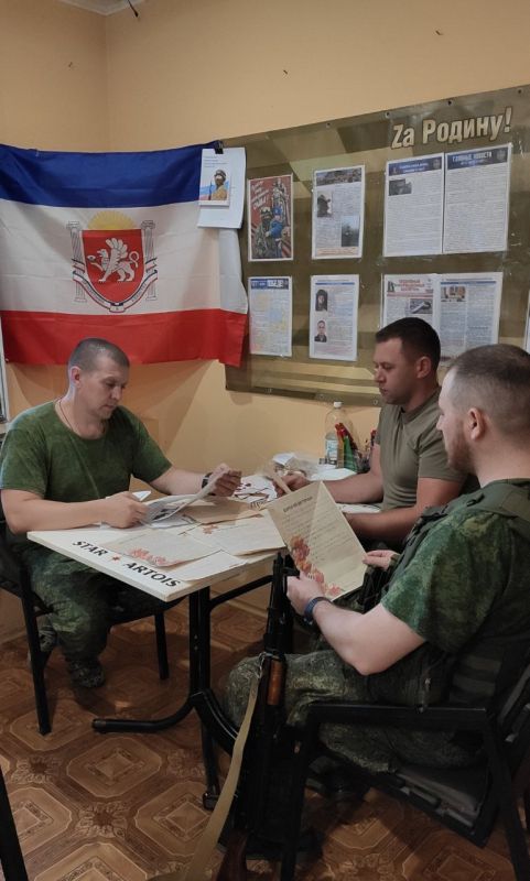 Два майора: Будни солдата, нам пишут. Дети поддерживают военнослужащих, участвующих в спецоперации, пишут письма на Фронт Два майора: Будни солдата, нам пишут. Дети поддерживают военнослужащих, участвующих в спецоперации, пишут письма на Фронт