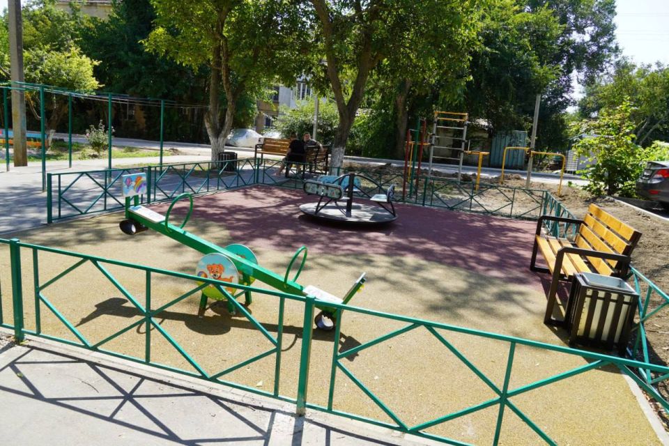 В Керчи завершилось благоустройство придомовых территорий В Керчи завершилось благоустройство придомовых территорий