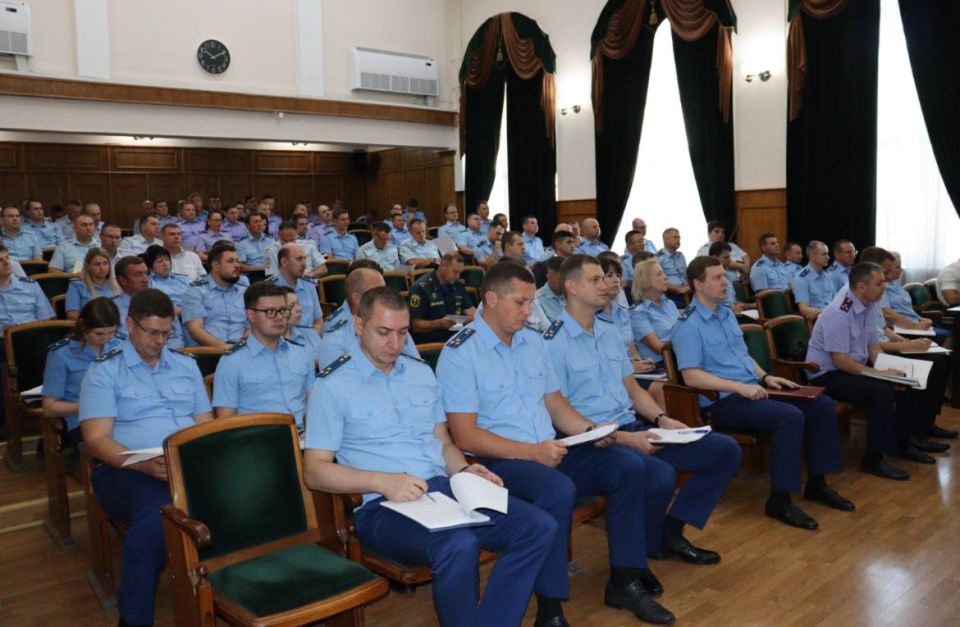 В прокуратуре Крыма обсудили результаты работы правоохранительных органов по возмещению ущерба, причиненного преступлениями В прокуратуре Крыма обсудили результаты работы правоохранительных органов по возмещению ущерба, причиненного преступлениями