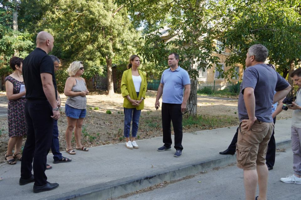 Завершено благоустройство придомовых территорий по ул. Орджоникидзе, 38/10, 44, 40, 46/9, ул. Победы, 4, 6, 8, ул. Черноморской, 4, 6/2, 2/1, ул. Нестерова, 3, 5, 7 Завершено благоустройство придомовых территорий по ул. Орджоникидзе, 38/10, 44, 40, 46/9, ул. Победы, 4, 6, 8, ул. Черноморской, 4, 6/2, 2/1, ул. Нестерова, 3, 5, 7