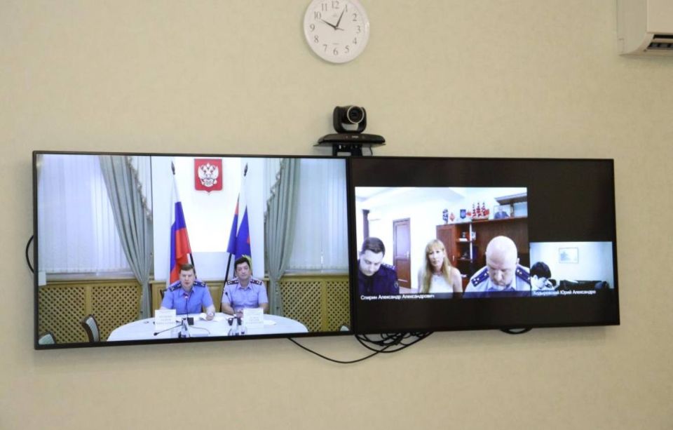 Вчера, 20 августа 2025 года, заместитель прокурора республики Андрей Кулагин совместно с первым заместителем руководителя ГСУ СК России по Республике Крым и городу Севастополю Евгением Рудневым в режиме видео-конференц-связи... Вчера, 20 августа 2025 года, заместитель прокурора республики Андрей Кулагин совместно с первым заместителем руководителя ГСУ СК России по Республике Крым и городу Севастополю Евгением Рудневым в режиме видео-конференц-связи...