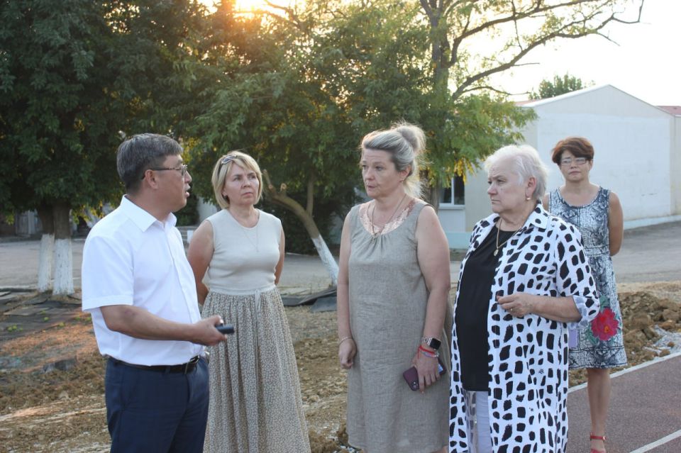 Владимир Ким: В школе № 7 в поселке Приморском завершены работы по установке многофункциональной спортивной площадки Владимир Ким: В школе № 7 в поселке Приморском завершены работы по установке многофункциональной спортивной площадки