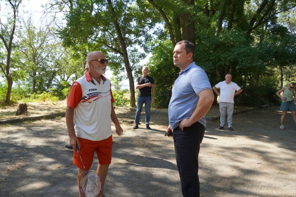 Три современных корта для игры в бадминтон появятся в Керчи до конца года Три современных корта для игры в бадминтон появятся в Керчи до конца года