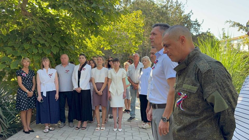 В Черноморском районе стартовало празднование Дня флага России В Черноморском районе стартовало празднование Дня флага России