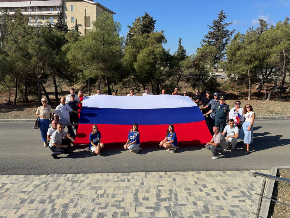 Кирилл Чебышев: Сегодня, в День государственного флага Российской Федерации, принял участие в торжественных мероприятиях, которые состоялись на Холме Славы в Судаке Кирилл Чебышев: Сегодня, в День государственного флага Российской Федерации, принял участие в торжественных мероприятиях, которые состоялись на Холме Славы в Судаке
