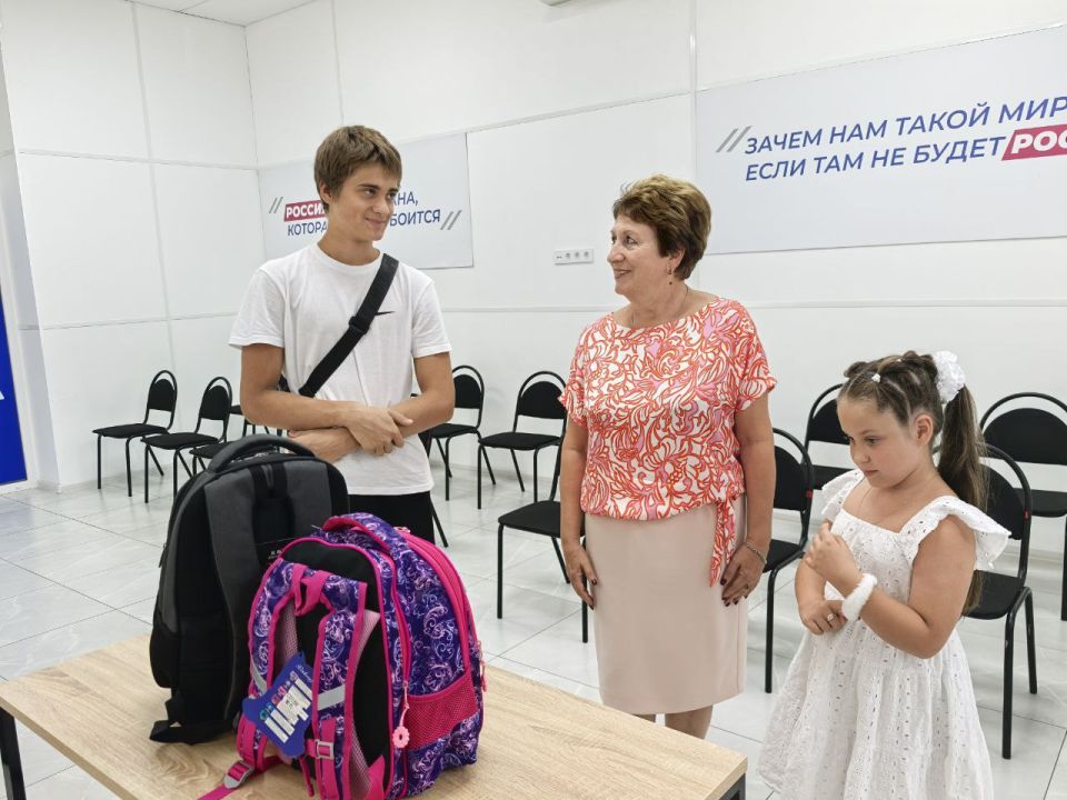 Екатерина Алтабаева: В штабе общественной поддержки Севастополь встретилась еще с одной семьей в рамках федеральной благотворительной акции «Единой России» «Собери ребенка в школу» Екатерина Алтабаева: В штабе общественной поддержки Севастополь встретилась еще с одной семьей в рамках федеральной благотворительной акции «Единой России» «Собери ребенка в школу»
