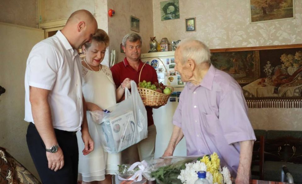 Ветерану Великой Отечественной войны Михаилу Федотовичу Кольченко исполнилось 106 лет Ветерану Великой Отечественной войны Михаилу Федотовичу Кольченко исполнилось 106 лет