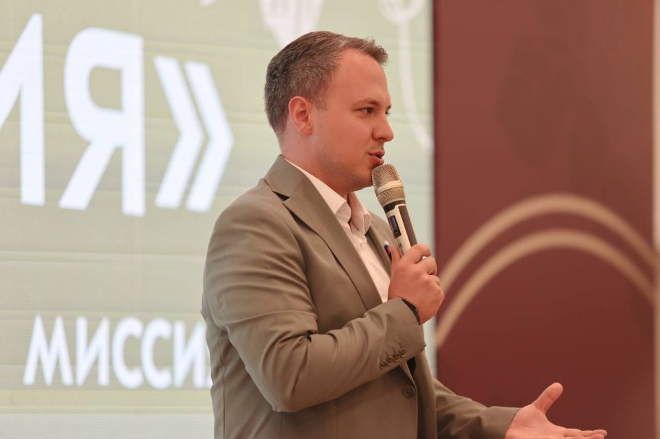 Алексей Зинченко: В День Государственного флага России стартовала гуманитарно-трудовая миссия на территории археологических памятников! Алексей Зинченко: В День Государственного флага России стартовала гуманитарно-трудовая миссия на территории археологических памятников!