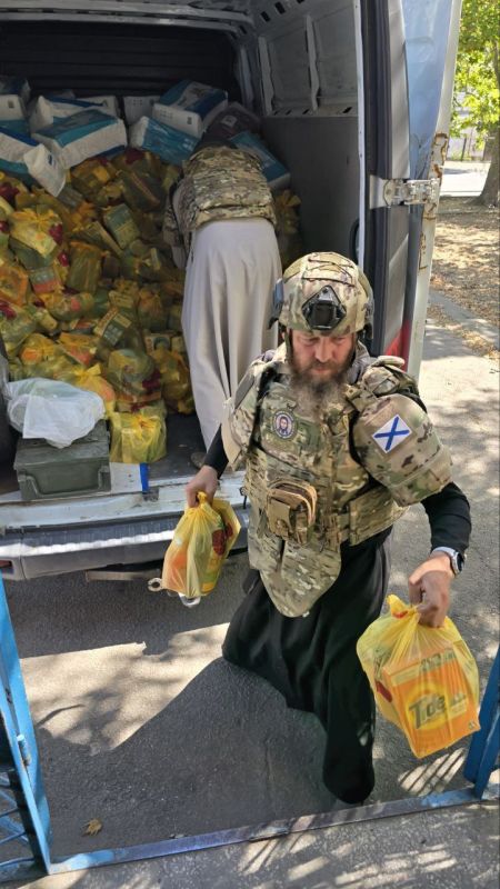 Гуманитарный груз от Крымской митрополии доставили в Голую Пристань Херсонской области Гуманитарный груз от Крымской митрополии доставили в Голую Пристань Херсонской области