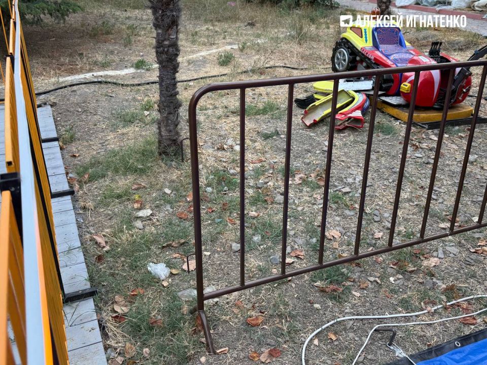 В Алуште выявили 10 нелегальных аттракционов В Алуште выявили 10 нелегальных аттракционов