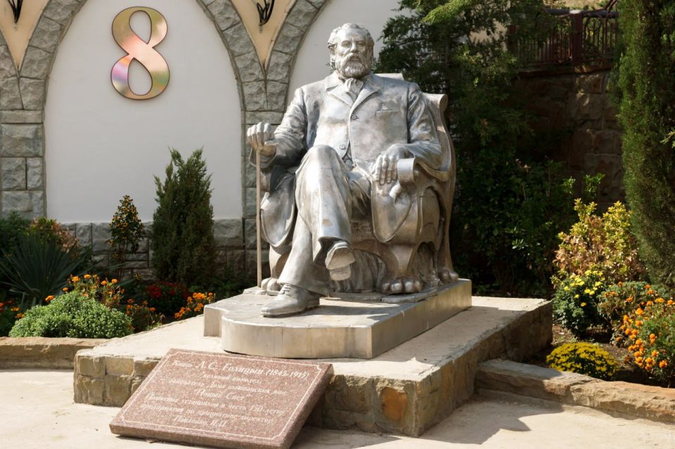  :  .       ,        ,   180-       , ...