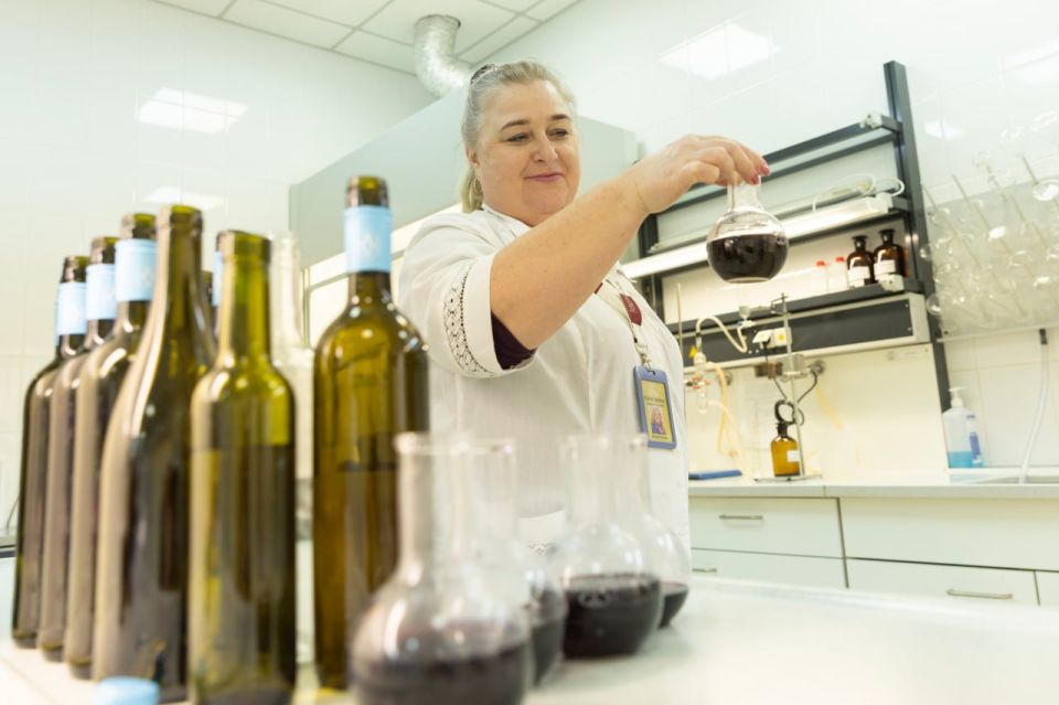  :  .       ,        ,   180-       , ...