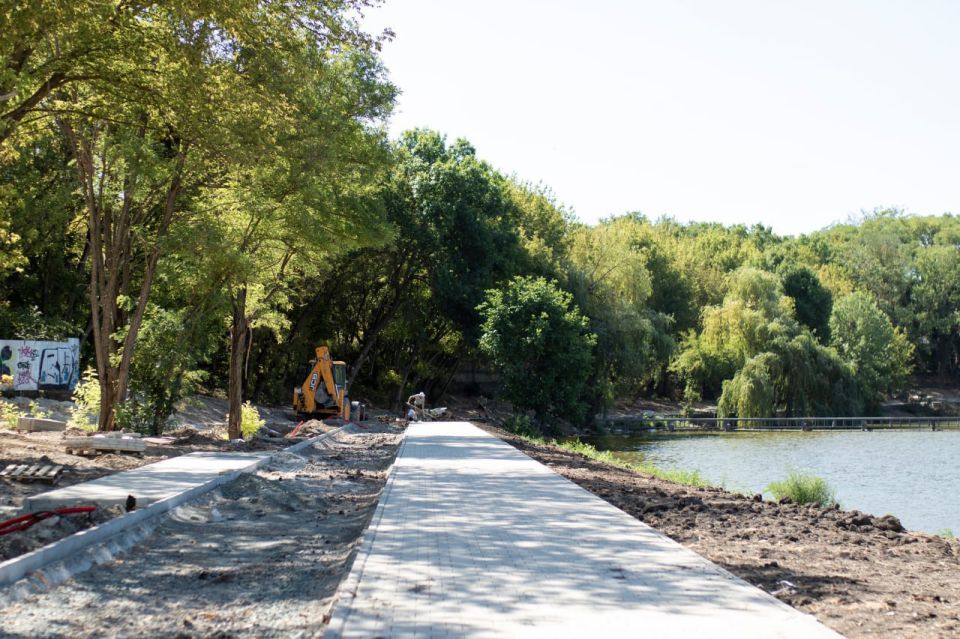 Плавающий фонтан появится на территории у Нижнего пруда в районе радиорынка Симферополя Плавающий фонтан появится на территории у Нижнего пруда в районе радиорынка Симферополя