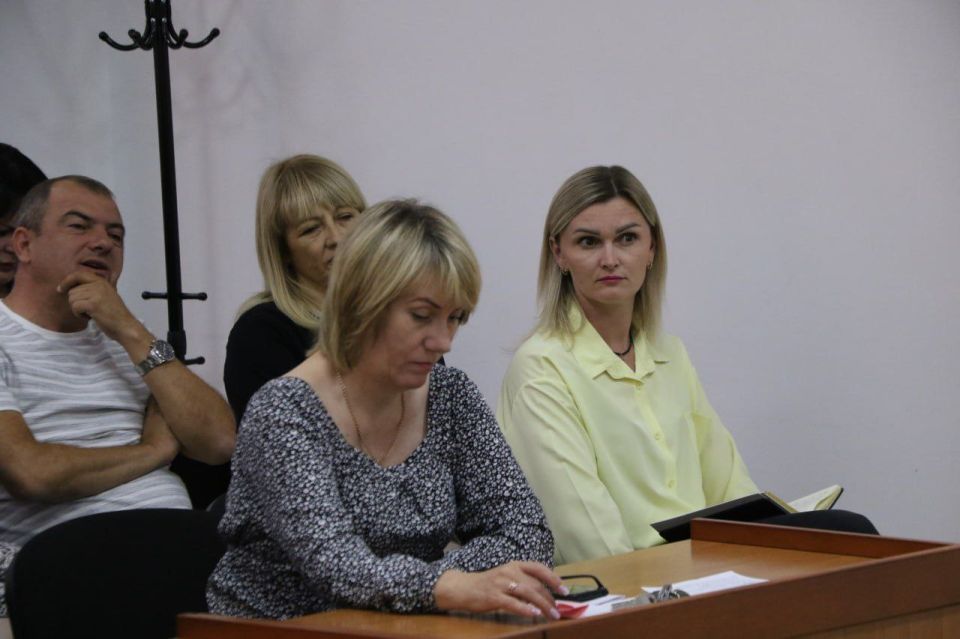 На аппаратном совещании заведующий сектором по обеспечению деятельности Комиссии по делам несовершеннолетних и зашите их прав в Бахчисарайском районе Айше Усманова провела анализ деятельности Комиссии за 6 месяцев 2025 года На аппаратном совещании заведующий сектором по обеспечению деятельности Комиссии по делам несовершеннолетних и зашите их прав в Бахчисарайском районе Айше Усманова провела анализ деятельности Комиссии за 6 месяцев 2025 года