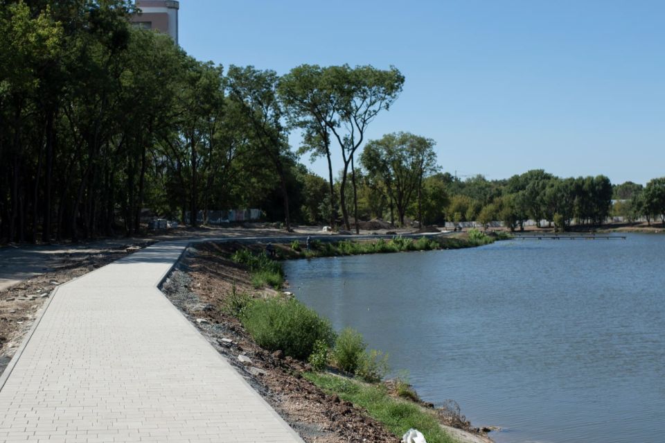 Плавающий фонтан появится на территории у Нижнего пруда в районе радиорынка Симферополя Плавающий фонтан появится на территории у Нижнего пруда в районе радиорынка Симферополя