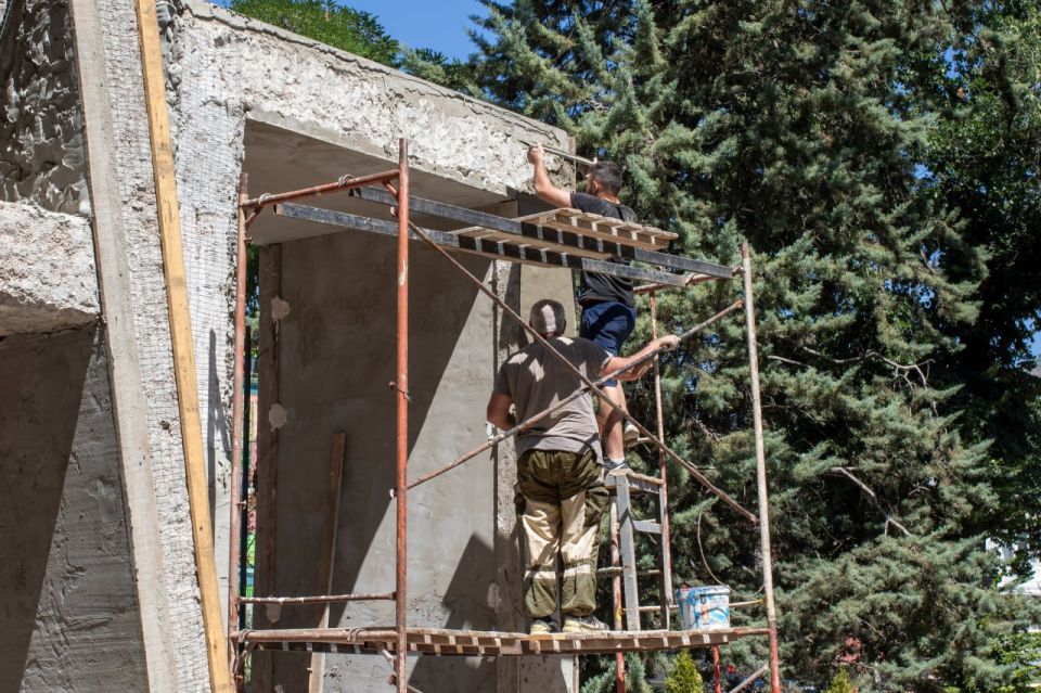 Благоустройство Детского парка в Симферополе выполнили на 67% Благоустройство Детского парка в Симферополе выполнили на 67%