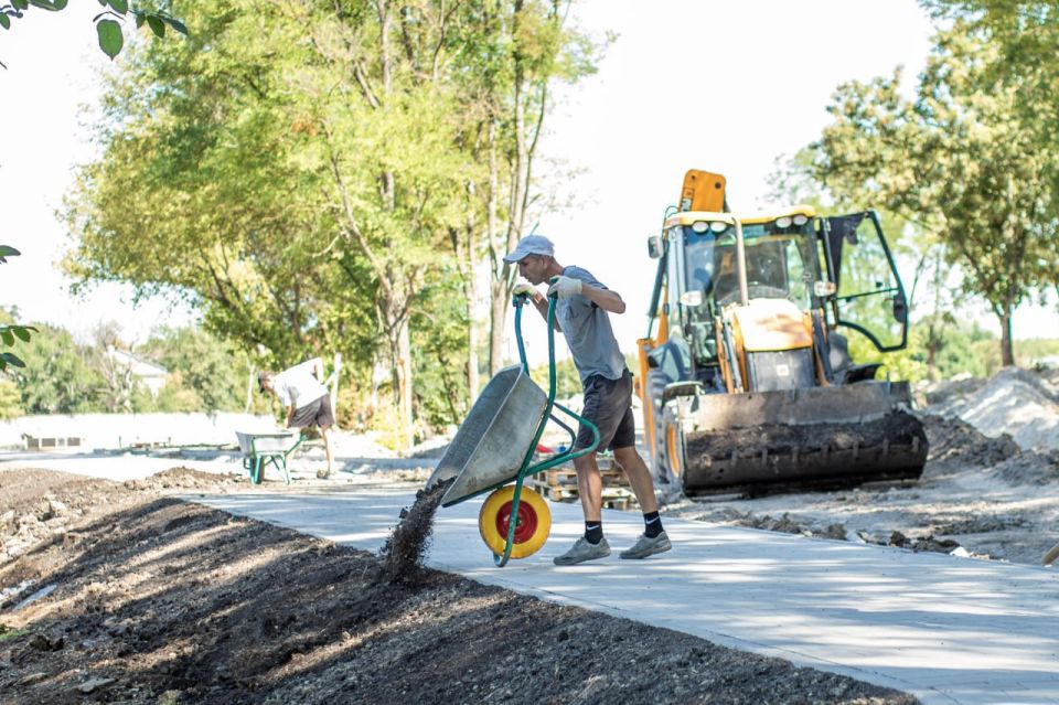 Плавающий фонтан появится на территории у Нижнего пруда в районе радиорынка Симферополя Плавающий фонтан появится на территории у Нижнего пруда в районе радиорынка Симферополя