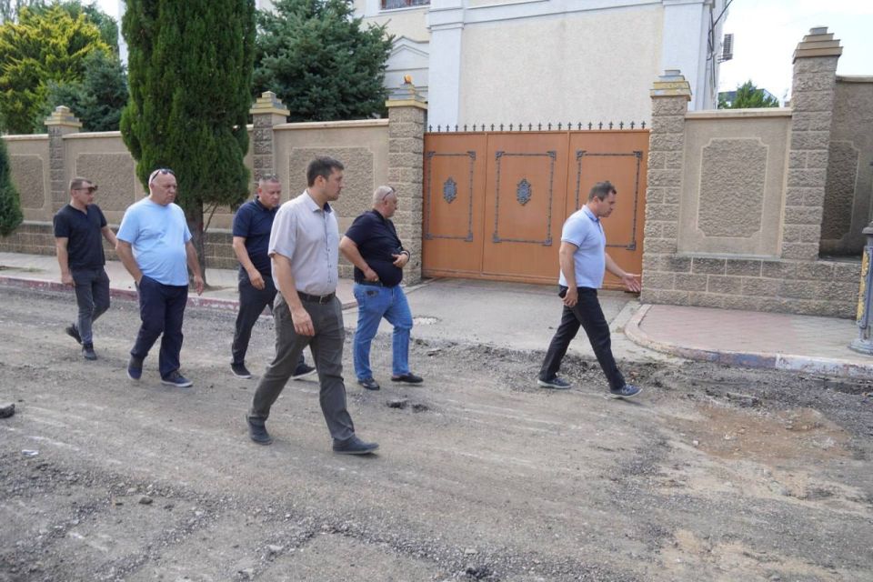 Керченский филиал ГУП РК «Крымавтодор» продолжает работы по ремонту улично-дорожной сети Керченский филиал ГУП РК «Крымавтодор» продолжает работы по ремонту улично-дорожной сети