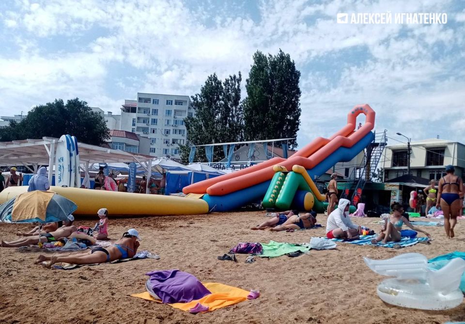 В Феодосии выявили 5 нелегальных аттракционов В Феодосии выявили 5 нелегальных аттракционов
