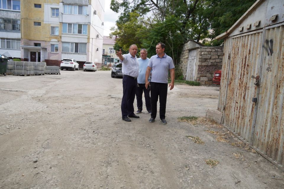 Во дворе по ул. Советской, 7, 9/16 подрядная организация «СУ-7» приступила к работам по благоустройству Во дворе по ул. Советской, 7, 9/16 подрядная организация «СУ-7» приступила к работам по благоустройству