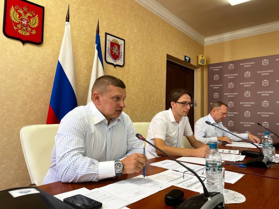 Принял участие в рабочем совещании по вопросу подготовки проекта Постановления Совета министров Республики Крым «Об особенностях организации деятельности гостевых домов на территории Крыма». Принял участие в рабочем совещании по вопросу подготовки проекта Постановления Совета министров Республики Крым «Об особенностях организации деятельности гостевых домов на территории Крыма».