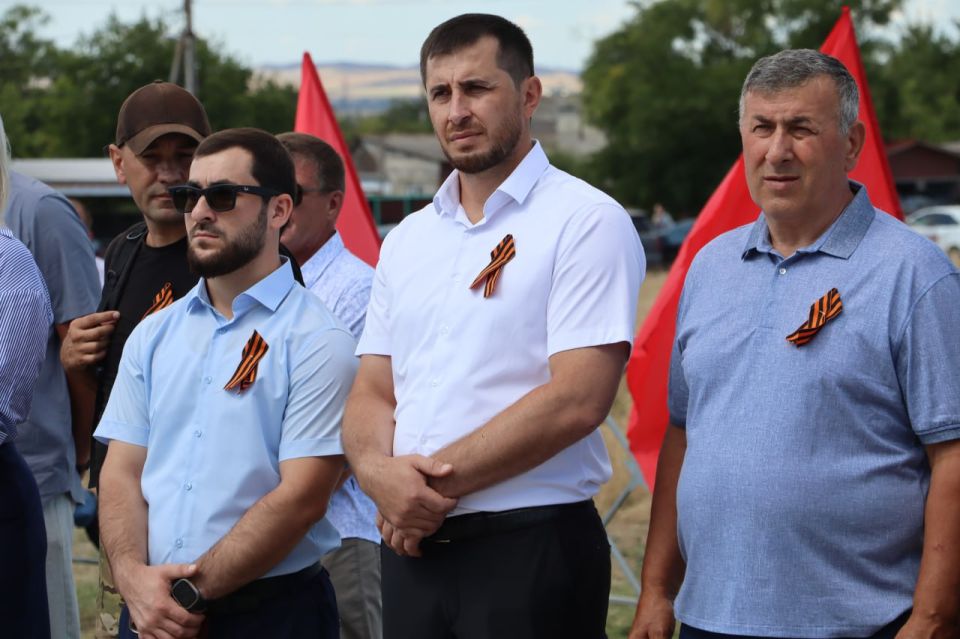 Торжественная церемония передачи останков красноармейца Исабекова Магомедкерима делегации из Дагестана состоялась у подножия Аджимушкайских каменоломен Торжественная церемония передачи останков красноармейца Исабекова Магомедкерима делегации из Дагестана состоялась у подножия Аджимушкайских каменоломен