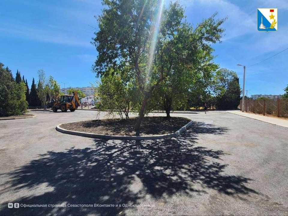 Завершили благоустройство новой пешеходной дорожки у школы № 15 Завершили благоустройство новой пешеходной дорожки у школы № 15