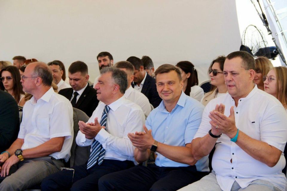 Константин Шимановский: Открытие второй очереди пляжа «Изумрудный» Константин Шимановский: Открытие второй очереди пляжа «Изумрудный»