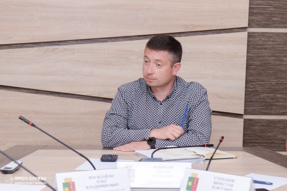 В Евпатории прошло еженедельное совещание с руководителями ресурсоснабжающих и коммунальных предприятий, на котором обсуждались актуальные вопросы жизнедеятельности города В Евпатории прошло еженедельное совещание с руководителями ресурсоснабжающих и коммунальных предприятий, на котором обсуждались актуальные вопросы жизнедеятельности города