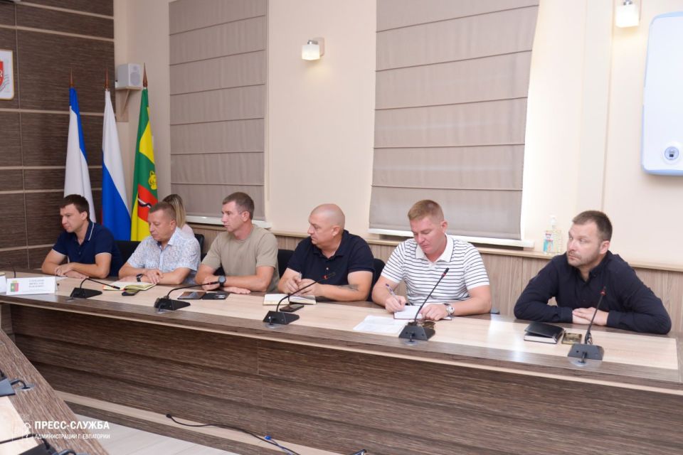 В Евпатории прошло еженедельное совещание с руководителями ресурсоснабжающих и коммунальных предприятий, на котором обсуждались актуальные вопросы жизнедеятельности города В Евпатории прошло еженедельное совещание с руководителями ресурсоснабжающих и коммунальных предприятий, на котором обсуждались актуальные вопросы жизнедеятельности города