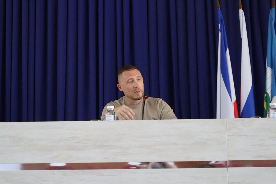 Принял участие в заседании 17-й сессии Белогорского районного совета третьего созыва