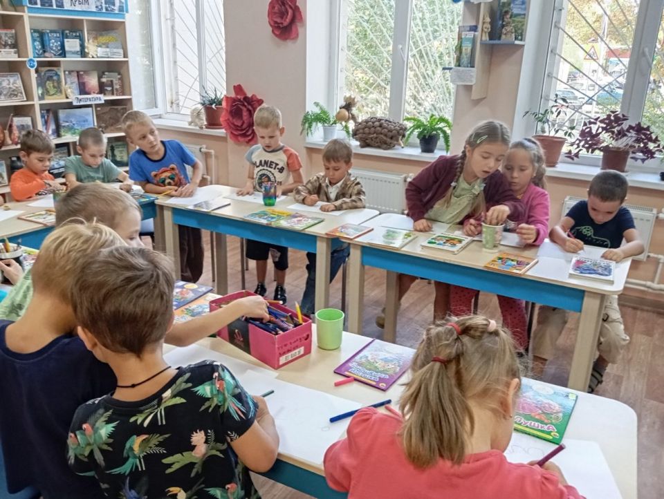 В библиотеке-филиале №15 прошел час интересных сообщений «Герои книг зовут в кино», посвящённый Дню российского кино В библиотеке-филиале №15 прошел час интересных сообщений «Герои книг зовут в кино», посвящённый Дню российского кино
