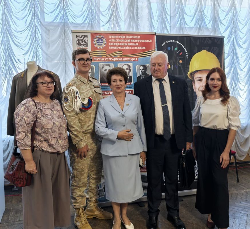 Екатерина Алтабаева: Приняла участие в традиционном августовском совещании работников образования и науки Севастополя совместно с губернатором города М. В. Развожаевым, председателем Законодательного собрания Севастополя... Екатерина Алтабаева: Приняла участие в традиционном августовском совещании работников образования и науки Севастополя совместно с губернатором города М. В. Развожаевым, председателем Законодательного собрания Севастополя...