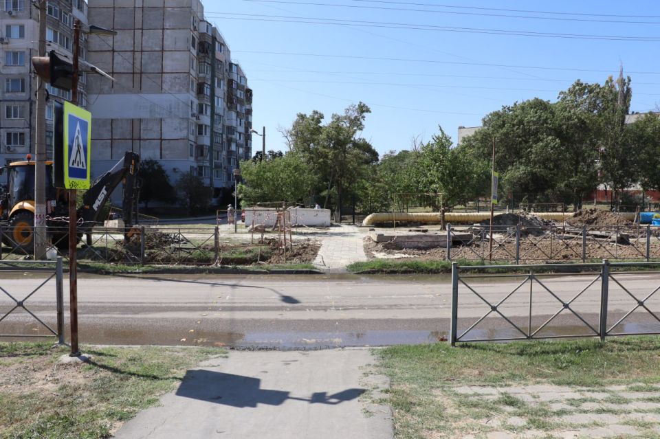 На улице Ворошилова к 1 сентября восстановили тротуар к школе №23 На улице Ворошилова к 1 сентября восстановили тротуар к школе №23