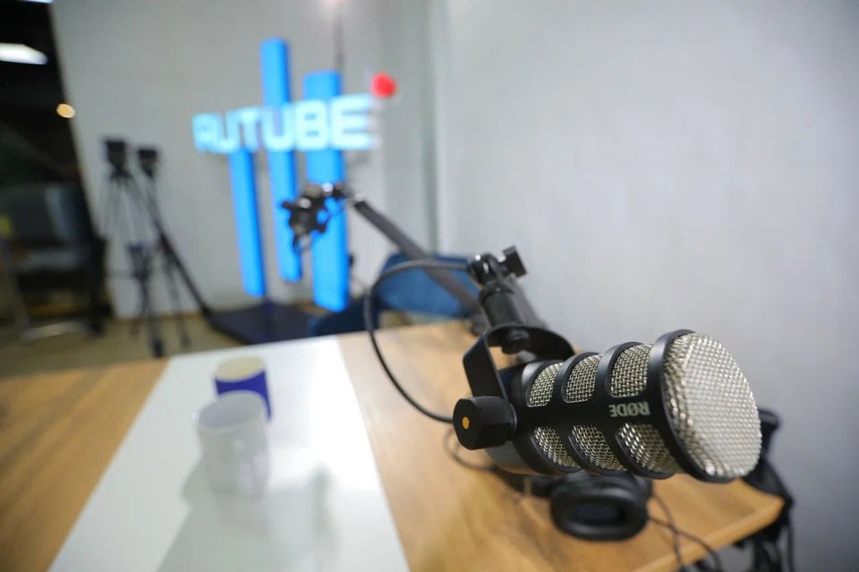 Авторскую студию RUTUBE открыли на базе «Артека» Авторскую студию RUTUBE открыли на базе «Артека»