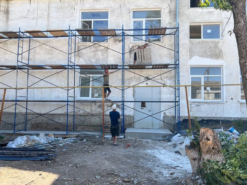 Юрий Гоцанюк: Строительно-монтажные работы по капитальному ремонту школы в селе Серебрянка Раздольненского района ведутся в соответствии с графиком Юрий Гоцанюк: Строительно-монтажные работы по капитальному ремонту школы в селе Серебрянка Раздольненского района ведутся в соответствии с графиком