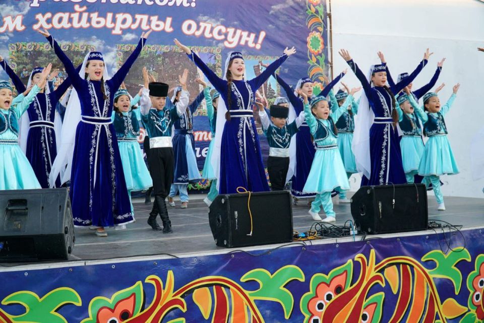 Председатель Государственного комитета по делам межнациональных отношений Республики Крым Руслан Якубов принял участие в праздновании 35-летия микрорайонов Исмаил-Бей и Спутник-1 Председатель Государственного комитета по делам межнациональных отношений Республики Крым Руслан Якубов принял участие в праздновании 35-летия микрорайонов Исмаил-Бей и Спутник-1
