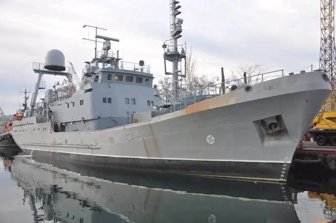 Видимо первая победа российских безэкипажных катеров: безэкипажный катер Черноморского флота потопил средний разведывательный корабль "Симферополь" ВМС Украины в устье Дуная, сообщает Минобороны РФ. Это самый ценный корабль... Видимо первая победа российских безэкипажных катеров: безэкипажный катер Черноморского флота потопил средний разведывательный корабль "Симферополь" ВМС Украины в устье Дуная, сообщает Минобороны РФ. Это самый ценный корабль...