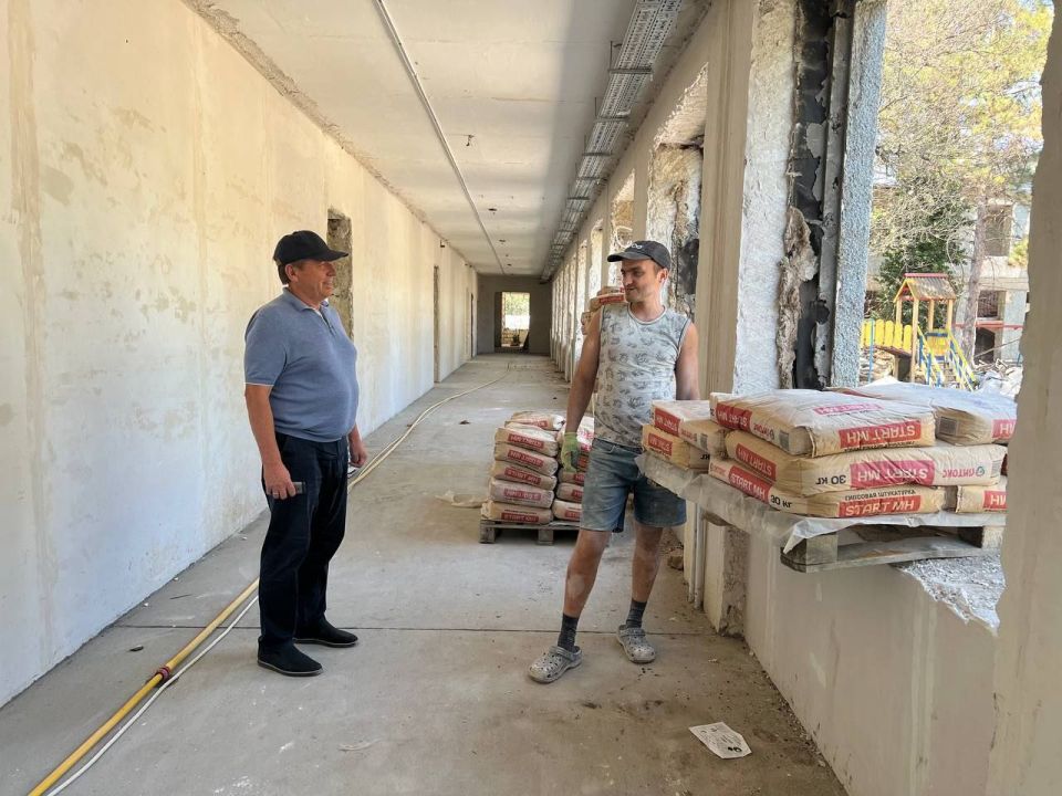 Юрий Гоцанюк: Строительно-монтажные работы по капитальному ремонту школы в селе Серебрянка Раздольненского района ведутся в соответствии с графиком Юрий Гоцанюк: Строительно-монтажные работы по капитальному ремонту школы в селе Серебрянка Раздольненского района ведутся в соответствии с графиком