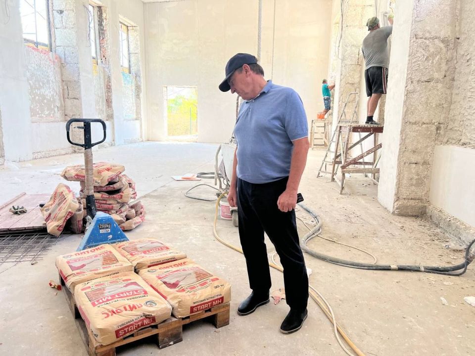 Юрий Гоцанюк: В ходе рабочей поездки в Раздольненский район проинспектировал ход капремонта Ковыльненской школы Юрий Гоцанюк: В ходе рабочей поездки в Раздольненский район проинспектировал ход капремонта Ковыльненской школы