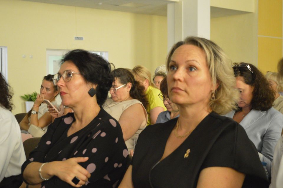 В Крыму состоялось расширенное заседание коллегии Минобразования РК и Президиума КРО Профсоюза работников народного образования и науки Российской Федерации В Крыму состоялось расширенное заседание коллегии Минобразования РК и Президиума КРО Профсоюза работников народного образования и науки Российской Федерации