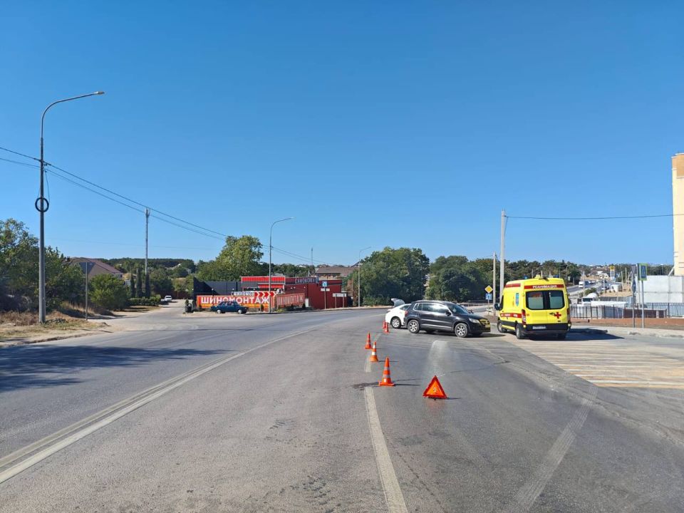 В Севастополе два человека пострадали в ДТП В Севастополе два человека пострадали в ДТП