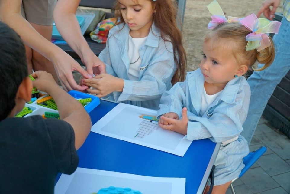 Председатель Государственного комитета по делам межнациональных отношений Республики Крым Руслан Якубов принял участие в праздновании 35-летия микрорайонов Исмаил-Бей и Спутник-1 Председатель Государственного комитета по делам межнациональных отношений Республики Крым Руслан Якубов принял участие в праздновании 35-летия микрорайонов Исмаил-Бей и Спутник-1