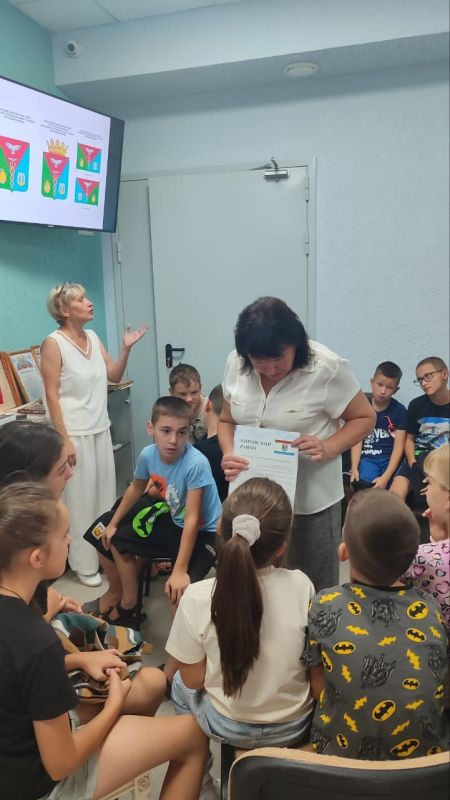 В Кировском районе школьники знакомятся с символикой региона В Кировском районе школьники знакомятся с символикой региона