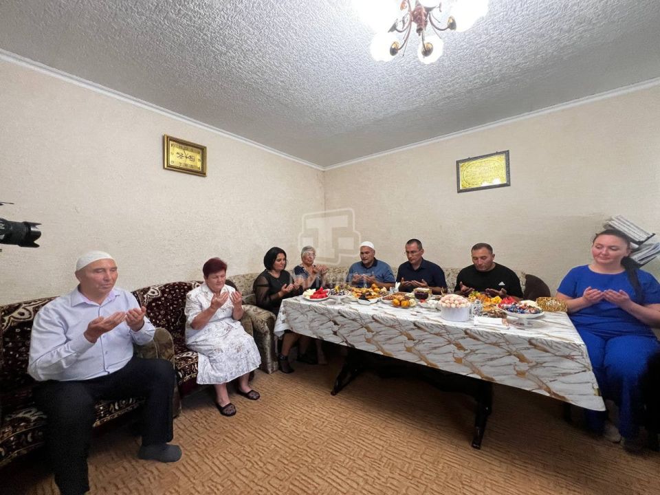 Решат и Диляра Сейтмеметовы празднуют 50-летний юбилей совместной жизни Решат и Диляра Сейтмеметовы празднуют 50-летний юбилей совместной жизни
