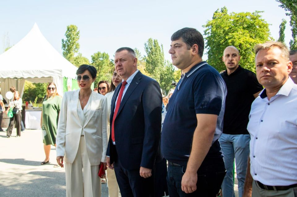 Михаил Афанасьев: Заслуженные награды получили победители конкурса «Лучший предприниматель города» в таких значимых номинациях, как «Импульс добра», «Лучший вклад», «Будущее бизнеса» и «Прорыв года» Михаил Афанасьев: Заслуженные награды получили победители конкурса «Лучший предприниматель города» в таких значимых номинациях, как «Импульс добра», «Лучший вклад», «Будущее бизнеса» и «Прорыв года»