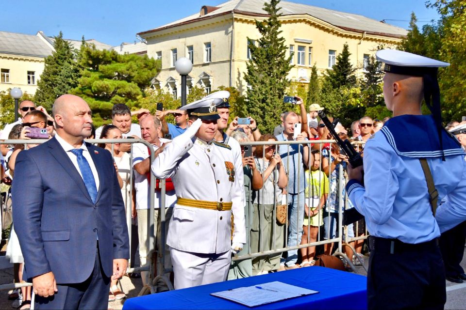 Владимир Немцев: Сегодня в Черноморском высшем военно-морском орденов Нахимова и Красной Звезды училище имени П.С. Нахимова принял участие в торжественной церемонии приведения курсантов-первокурсников к военной присяге Владимир Немцев: Сегодня в Черноморском высшем военно-морском орденов Нахимова и Красной Звезды училище имени П.С. Нахимова принял участие в торжественной церемонии приведения курсантов-первокурсников к военной присяге