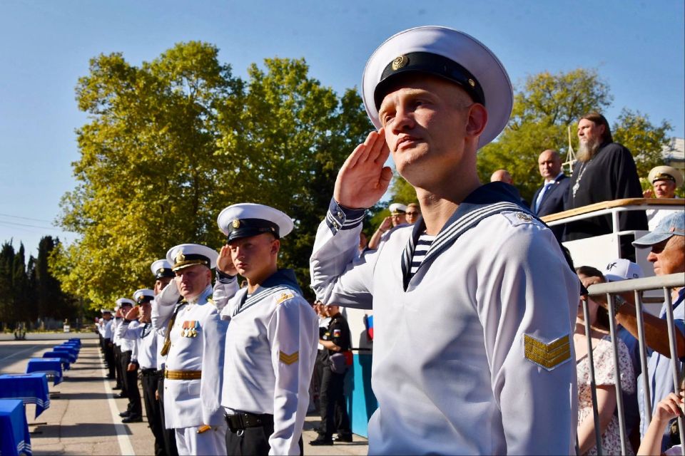 Владимир Немцев: Сегодня в Черноморском высшем военно-морском орденов Нахимова и Красной Звезды училище имени П.С. Нахимова принял участие в торжественной церемонии приведения курсантов-первокурсников к военной присяге Владимир Немцев: Сегодня в Черноморском высшем военно-морском орденов Нахимова и Красной Звезды училище имени П.С. Нахимова принял участие в торжественной церемонии приведения курсантов-первокурсников к военной присяге