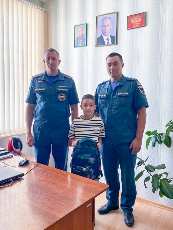 В честь 35-летия МЧС России сотрудники ведомства провели акцию «35 добрых дел» В честь 35-летия МЧС России сотрудники ведомства провели акцию «35 добрых дел»