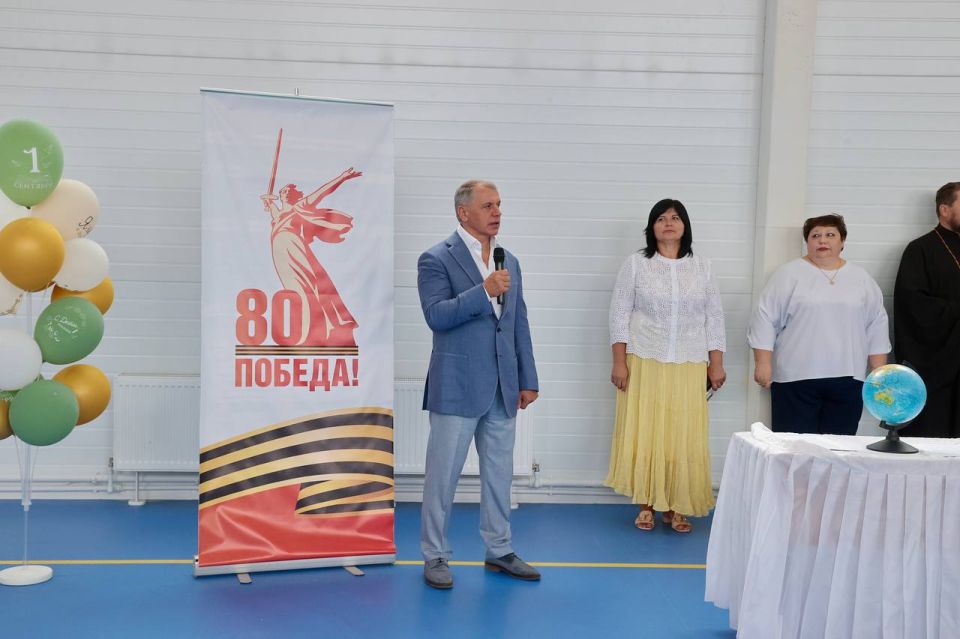 Владимир Константинов поздравил крымчан с Днём знаний Владимир Константинов поздравил крымчан с Днём знаний